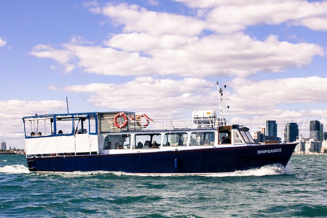 1-Hour Toronto Harbour Tour with Live Narration - Who will enjoy this harbour tour most
