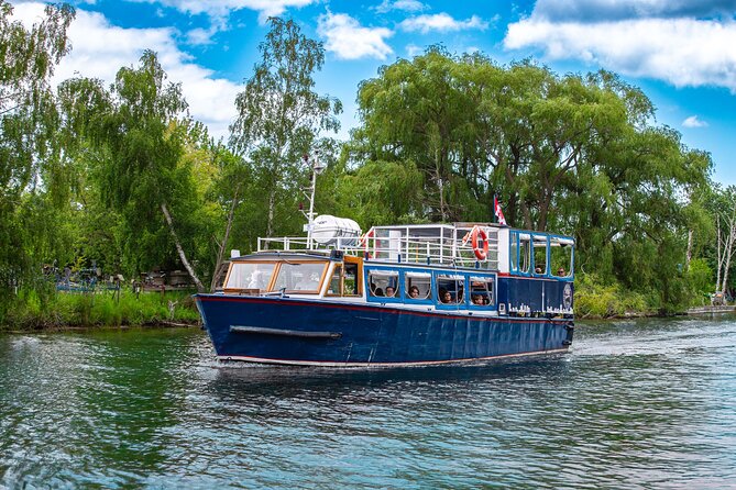 1-Hour Toronto Harbour Tour with Live Narration - Passing Toronto Island and Hanlan’s Point