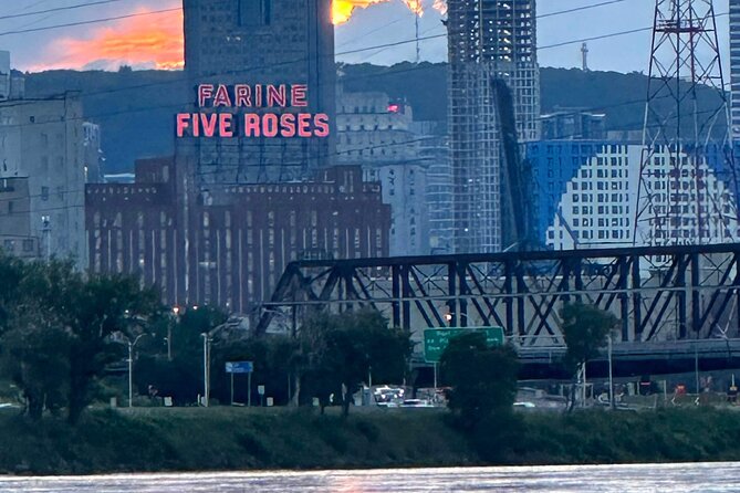 2-Hour Private Montreal Boat Cruise - What the private format is worth