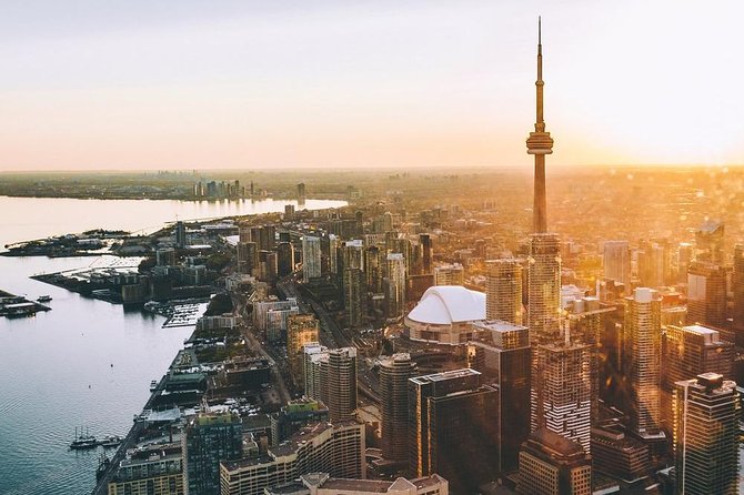 20 km Helicopter Tour over Toronto - Fort York and the western part of the route
