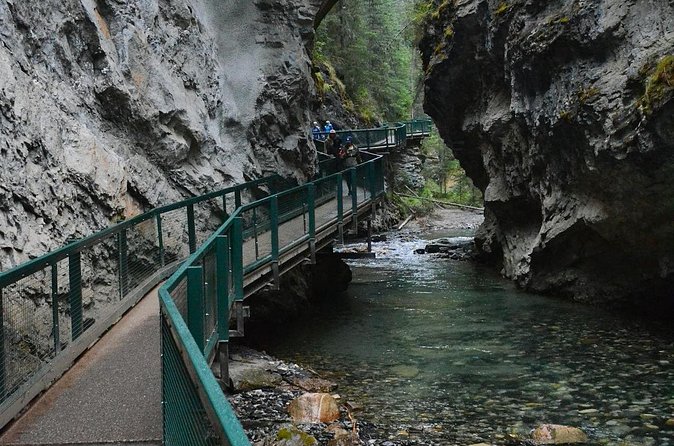 2025 Winner-Lake Louise Moraine Lake Johnston Canyon Banff Town - Lunch near Lake Louise, with the bill in your hands