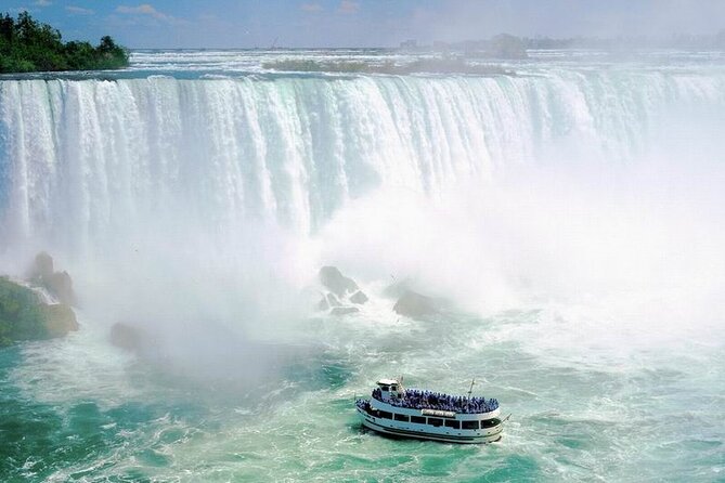 3 Day and 2 Night Tour: Toronto, 1000 Islands, and Niagara Falls - Day 3: CN Tower, downtown Toronto, and the Big Apple