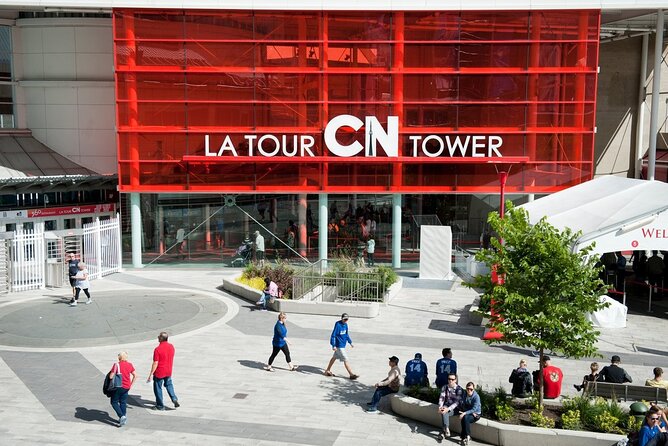 3 Day and 2 Night Tour: Toronto, 1000 Islands, and Niagara Falls - Day 2: Skylon Tower and Niagara Falls by boat