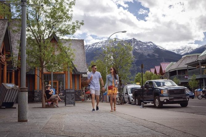 3-Day Authentic Jasper National Park Packaged Tour - Day 3: Jasper waterfalls, Peyto Lake, and Emerald Lake