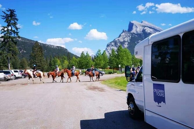 3-Day Canadian Rockies Tour: Yoho & Jasper National Park - Day one: Lake Louise, Moraine Lake, and Yoho National Park