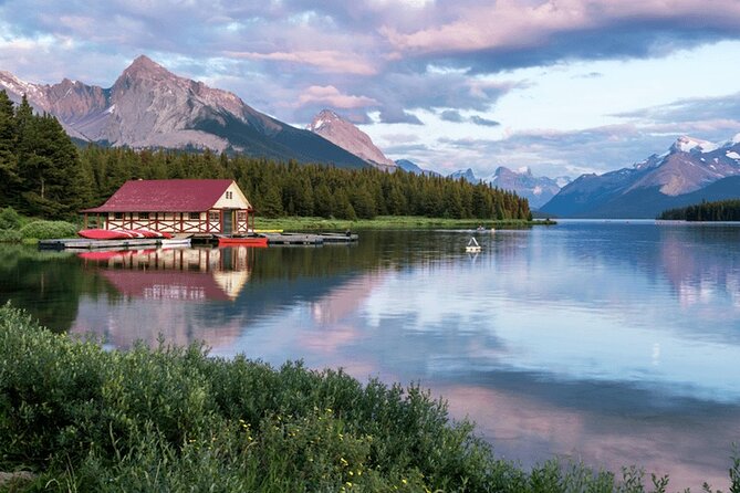3-Day Canadian Rockies Tour: Yoho & Jasper National Park - The pace, coach, and group experience
