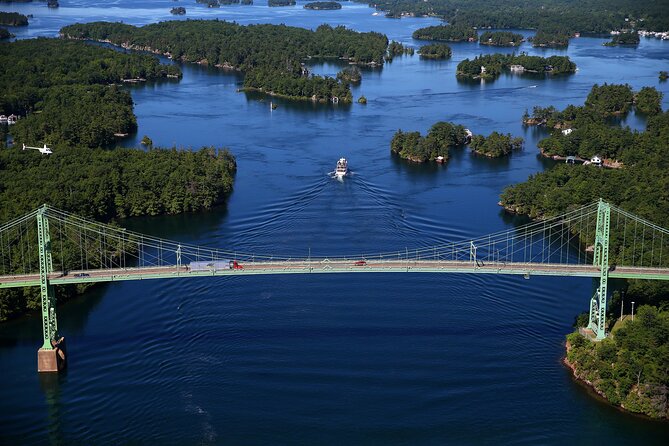 3-Hour 1000 Islands Cruise from Gananoque with views of Boldt Castle - Millionaires Row and island life
