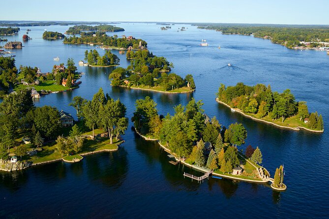 3-Hour 1000 Islands Cruise from Gananoque with views of Boldt Castle - Choosing your seat and handling the weather