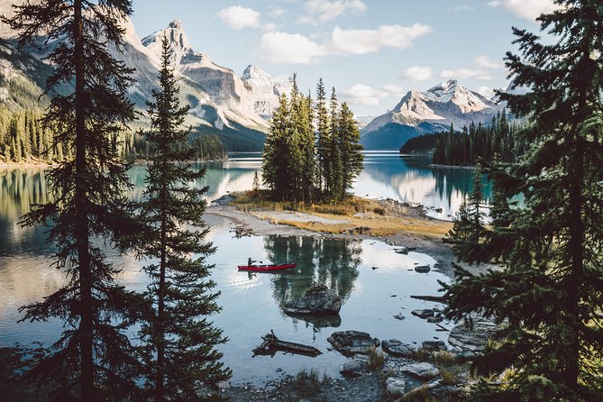 4-Day Authentic Jasper and Columbia Icefield Tour Package - What the $976.22 price really covers