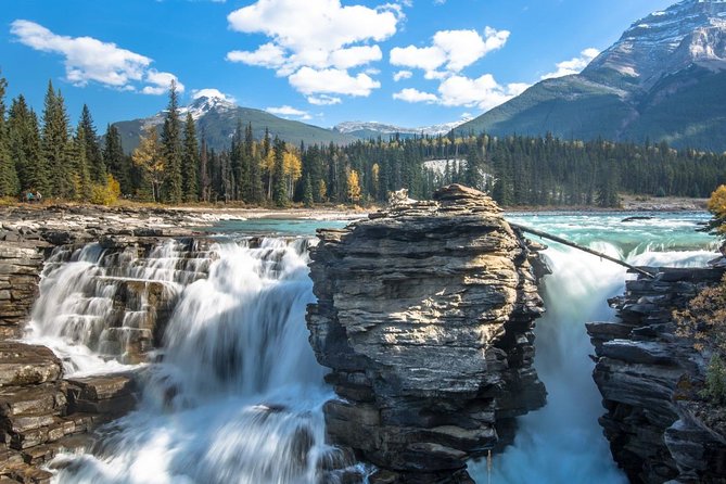4-Day Authentic Jasper and Columbia Icefield Tour Package - Day 1: Calgary sets the stage