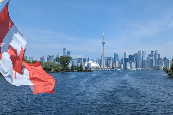 60-Minute Toronto Sightseeing Harbour Tour - Rogers Centre and Scotiabank Arena