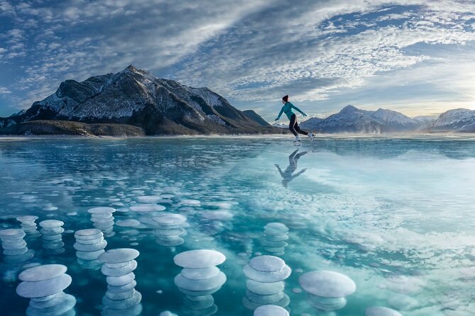 Abraham Ice Bubble/Sunwapta Falls,Snowshoeing,Icefield, Bow&Peyto - Why this Banff day trip is built around Abraham Lake