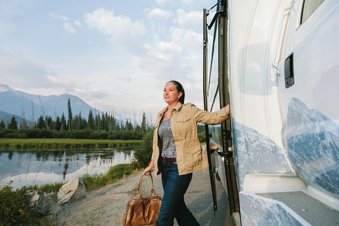 Alberta Transfer: Banff, Jasper, Lake Louise, Calgary - What the coach ride is like