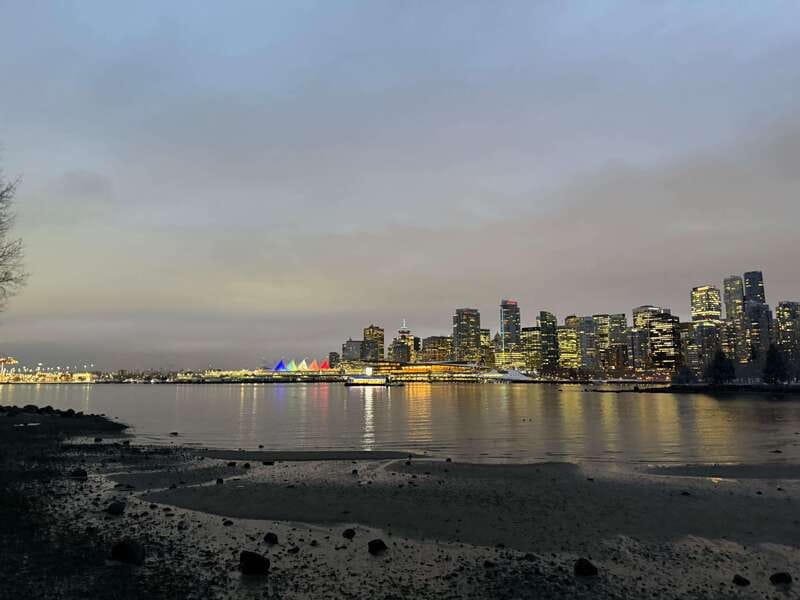 Aquarium & StanleyPark+20 Gem Spots+City/Vip Car+Small Group - The luxury car is more than a marketing detail