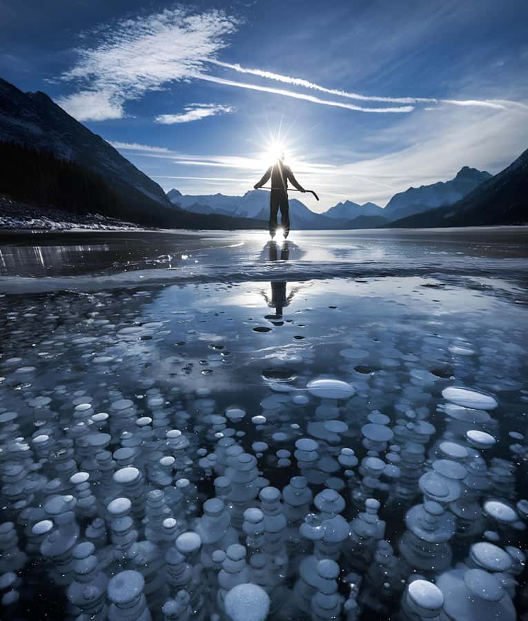 Athabasca Falls/Abraham,Sunwapta Falls, Icefield, Peyto Lake - Abraham Lake and the winter ice bubbles