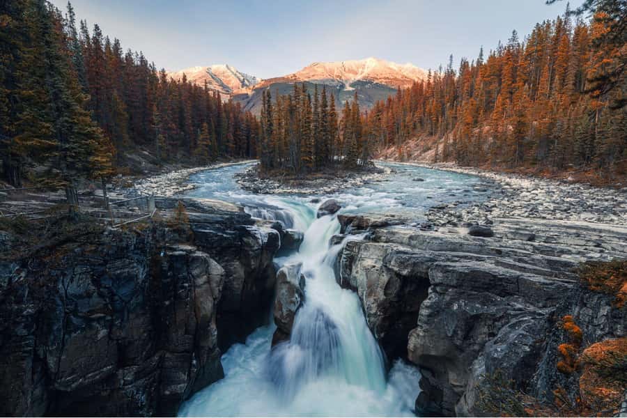 Athabasca Falls/Abraham,Sunwapta Falls, Icefield, Peyto Lake - What to pack for a smoother day