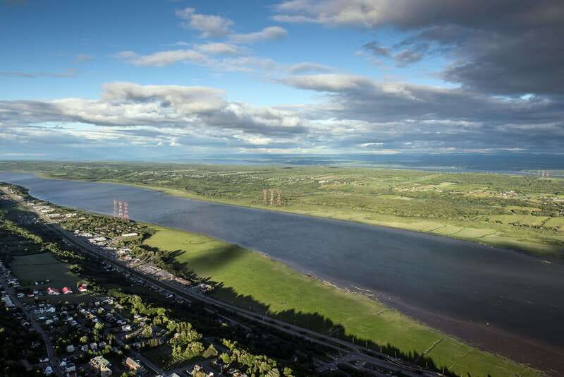 Attitude-Helicopter: Helicopter tour of Quebec City - The 60-minute route adds Île d’Orléans
