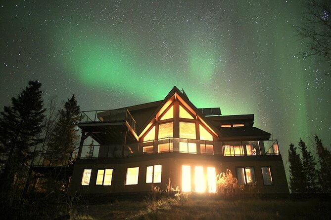 Aurora Chasing + Aurora Lodge - Guides, timing, and the photography help
