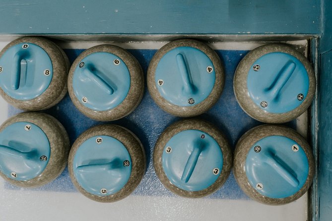 Awesome Curling Experience - The opening lesson: history before the first stone