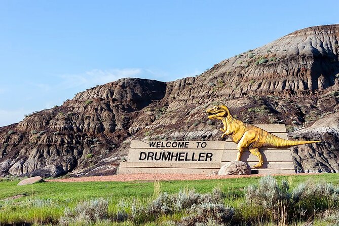Badlands Tour: Drumheller with Museum, Hoodoos & Dinosaurs - Horseshoe Canyon opens the day with badland views