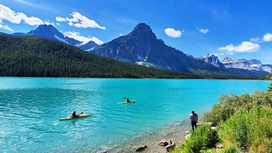 Banff/Calgary/Canmore: Crowfoot Glacier and 5 Lakes Tour - Herbert Lake offers a quieter pause