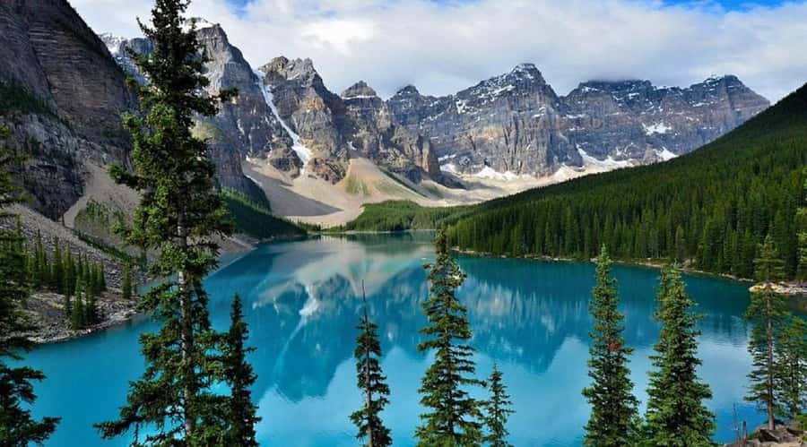 Banff/Calgary:Lake Louise,Moraine Lake,Emerald Lake Day Tour - Lake Louise gives you the biggest block of free time