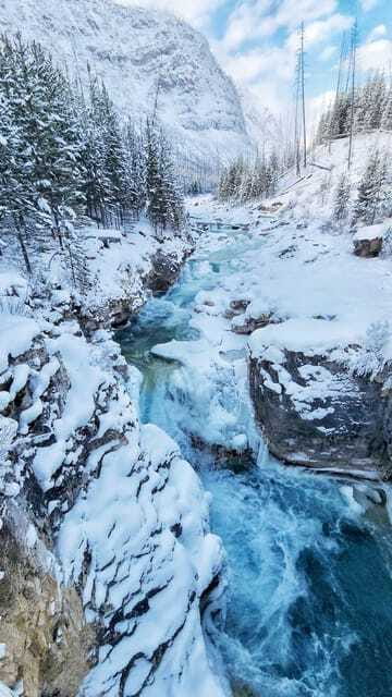 Banff & Canmore: Lake Louise & Marble Canyon - Who will enjoy this winter outing?