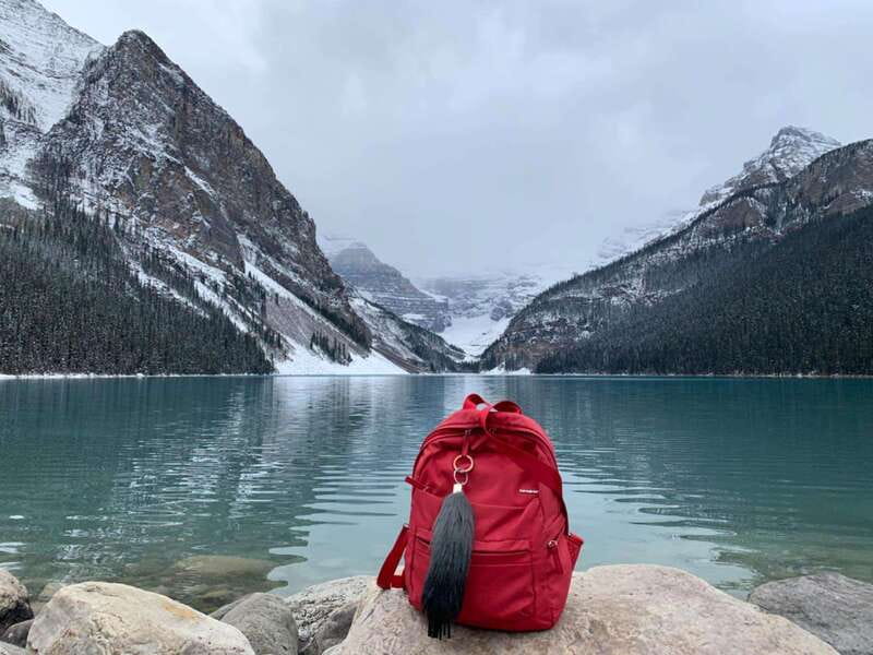 Banff/Canmore: Moraine Lake and Lake Louise 90 Min Each - Lake Louise: 90 minutes beside the emerald water
