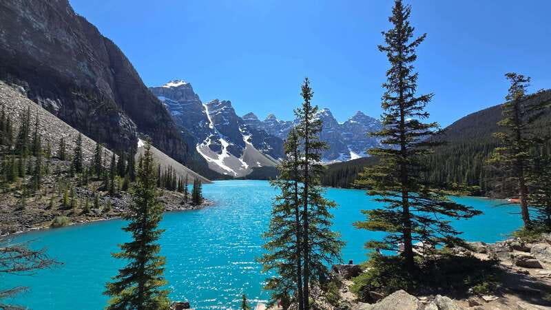 Banff/Canmore- Moraine Lake & Louise-Morning or Sunset Tour - Why direct access matters at Moraine Lake