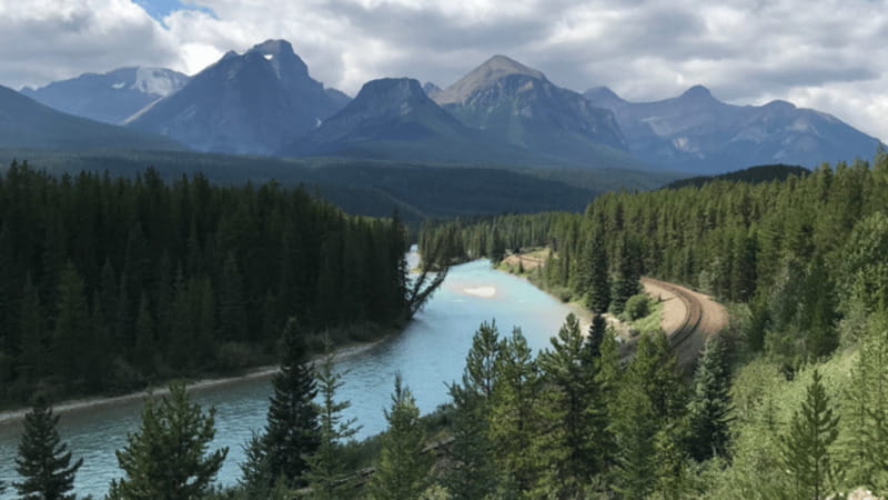 Banff/Canmore: Moraine Lake w/ Lake Louise Option - Who should book this lake tour?