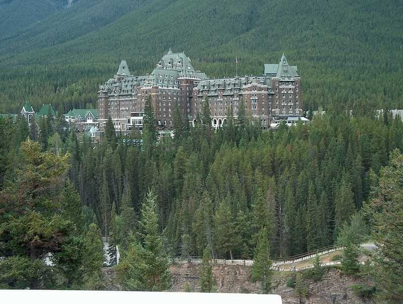 Banff: Castle Food Experience at Banff Springs Hotel - Seafood, wine, and special dining-room access