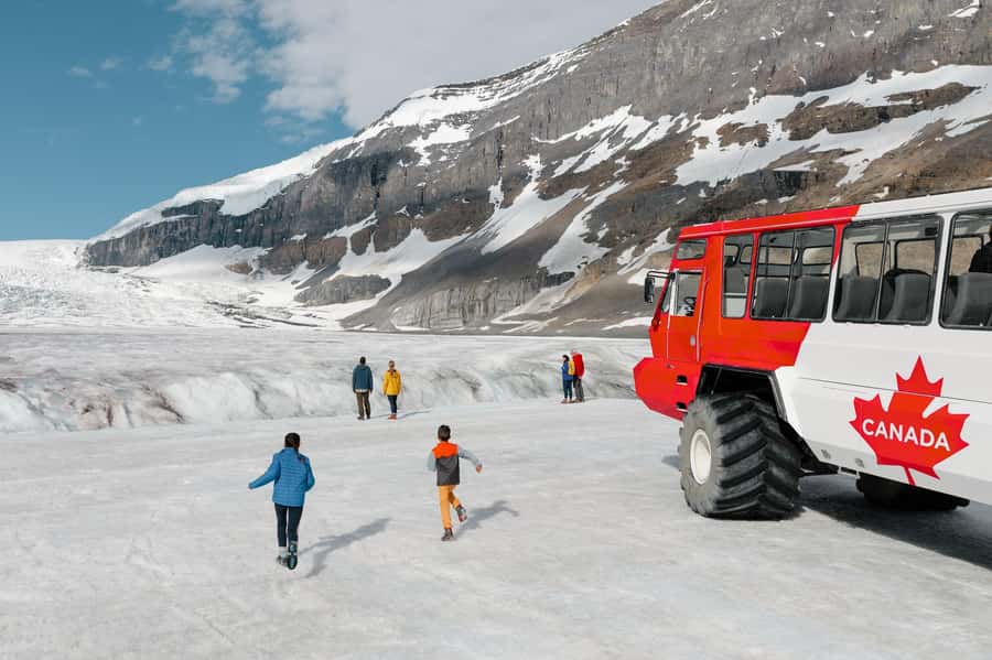 Banff: Columbia Icefield, Skywalk, Parkway, Bow & Peyto Lake - The Skywalk adds a second paid viewpoint