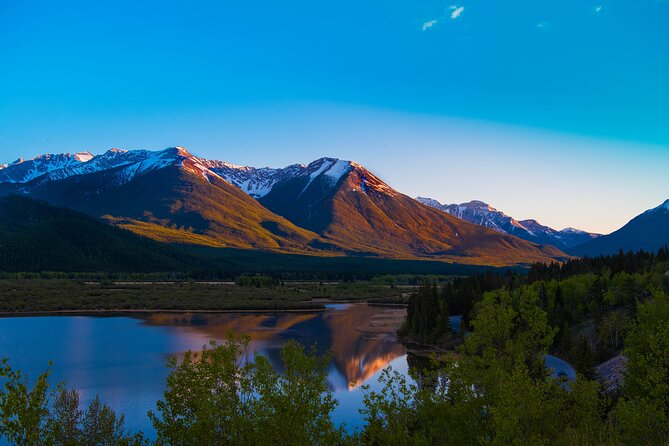 Banff Deep 1 Day Tour in small group - Bow Falls and Surprise Corner are quick photo stops