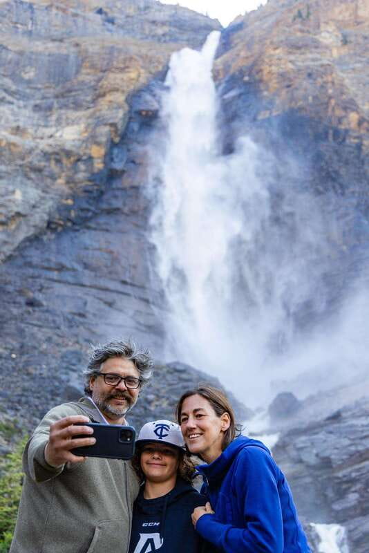 Banff: Grizzly Bear Refuge Tour with Lunch - Emerald Lake and Yoho’s mountain roads