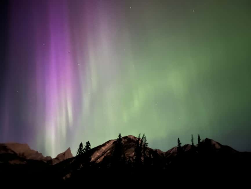 Banff: Guided Sunset and Stargazing Tour - Guides who make the two hours work