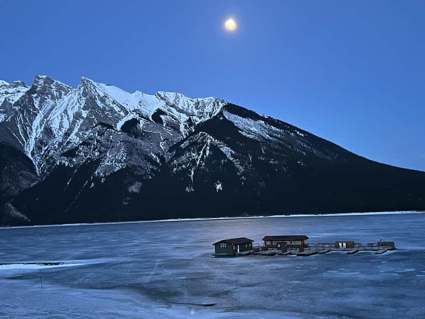Banff: Lake Louise, Emerald, Moraine Lake & Johnston Canyon - Natural Bridge, a quick geological pause