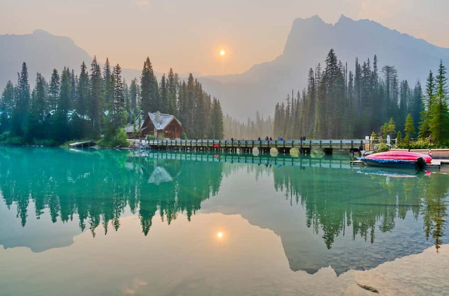 Banff: Lake Louise, Emerald, Moraine Lake & Johnston Canyon - The guides and the human side of the day