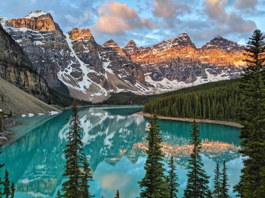 Banff: Lake Louise,Lake Minnewanka,Emerald Lake & Banff Town - What this full-day Rockies route really delivers