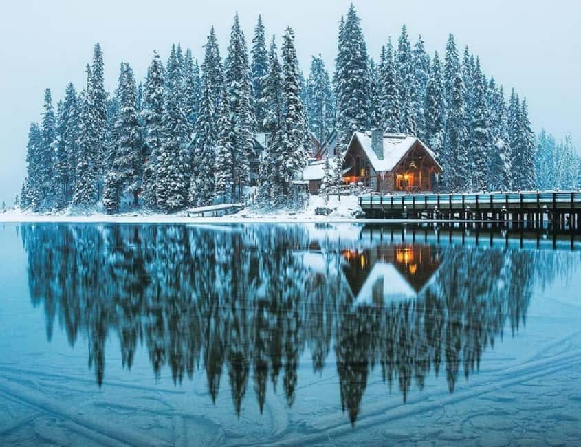 Banff:Lake Louise & Moraine Lake 1/2 Day Tour Canoe/Sightsee - From Banff to Cascade Mountain