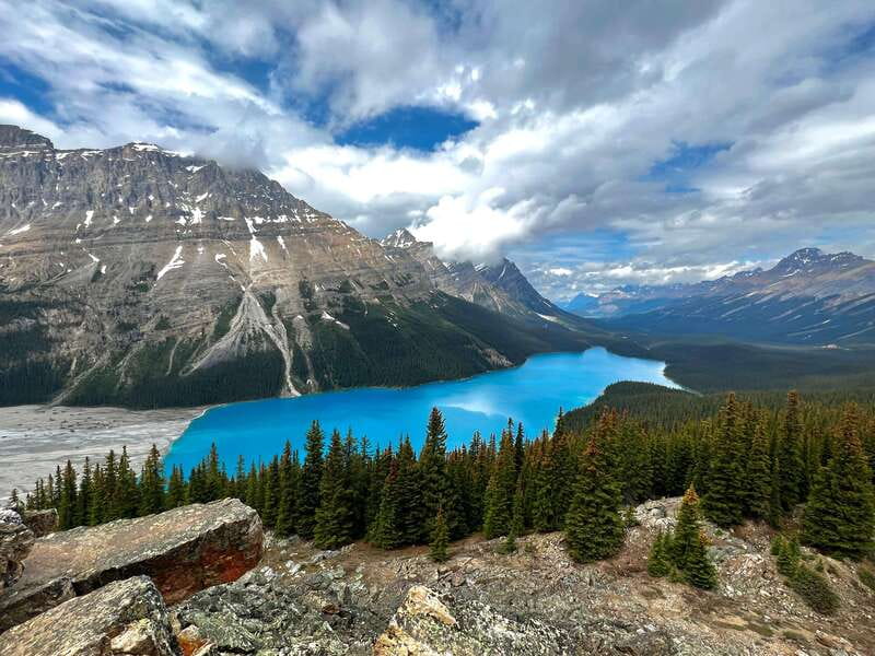 Banff - Lake Louise Moraine Lake and Icefields Parkway Tour - Two Jack Lake and Lake Minnewanka