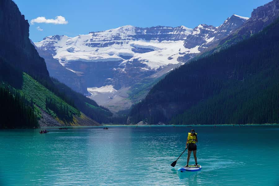 Banff: Lake Louise & Moraine Lake Half Day Tour - Two iconic lakes without the Banff transport headache