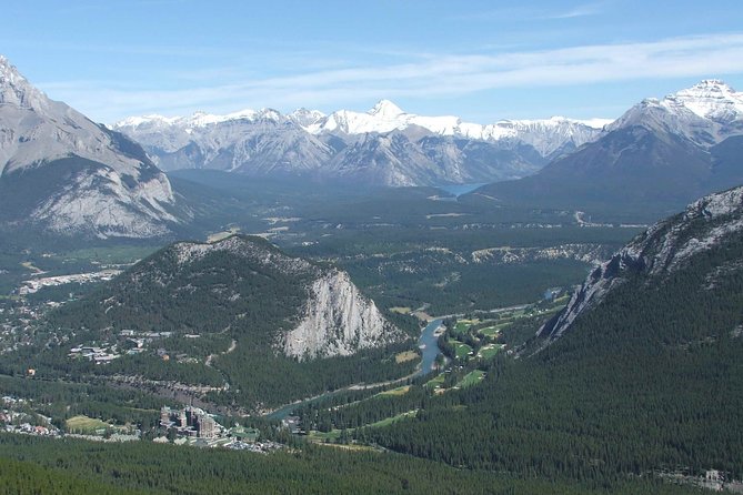 Banff, Lake Louise & Yoho National Parks 2-Day Tour - Two hours at Lake Louise
