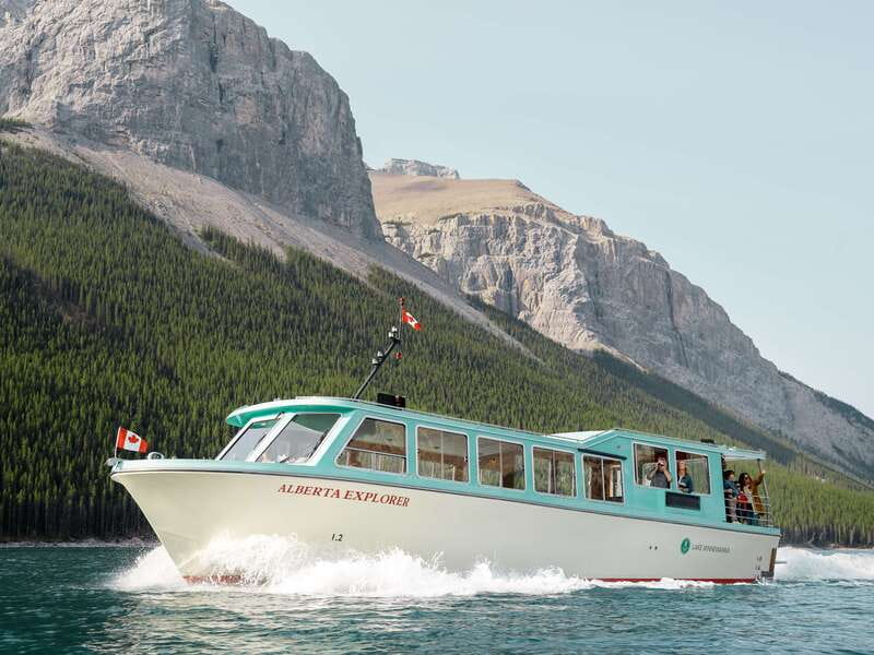 Banff: Lake Minnewanka Cruise - The underwater settlement beneath Lake Minnewanka
