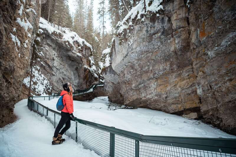 Banff: Morning or Afternoon Johnston Canyon Icewalk - Small details that make the outing better
