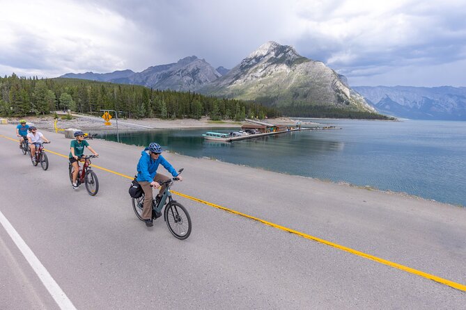 Banff Mountain Lakeside - E-bike Tour - Cascade Ponds: an easy start to the circuit