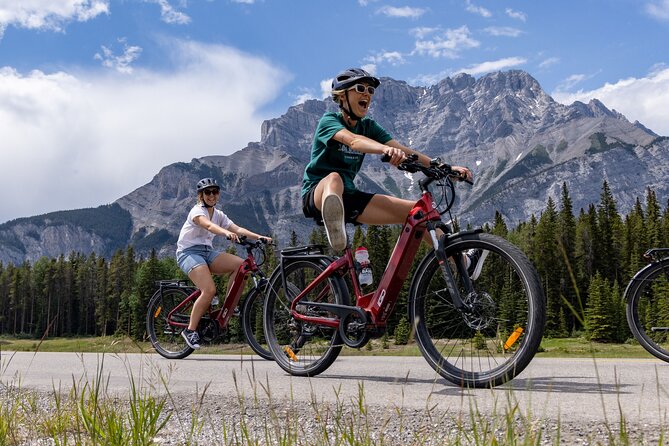 Banff Mountain Lakeside - E-bike Tour - Lake Minnewanka brings the big views