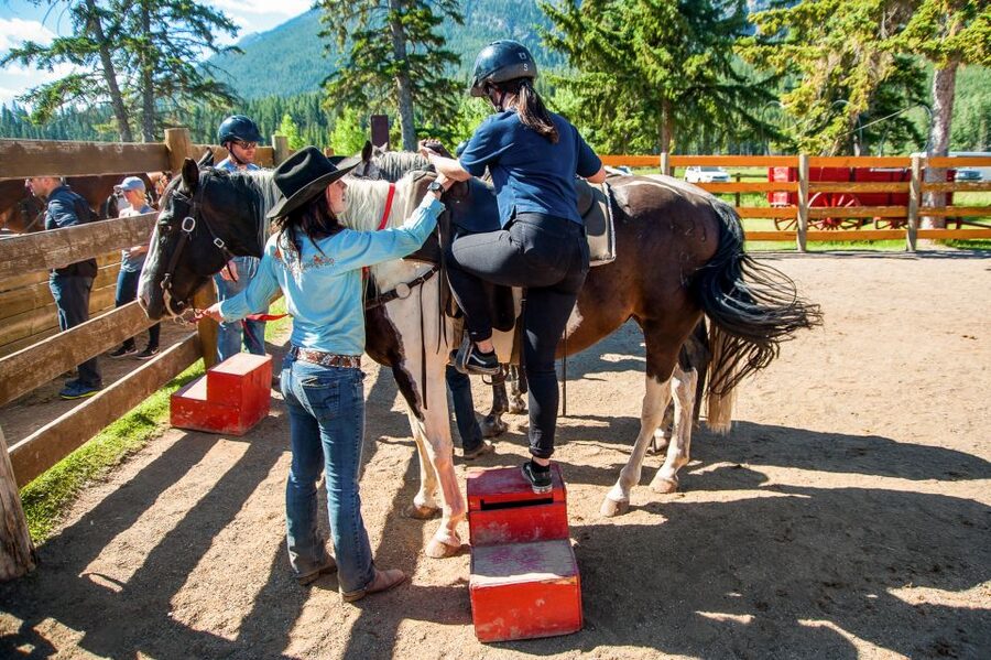 Banff National Park: 1-Hour Bow River Horseback Ride - Why this Bow River ride works well in a busy Banff visit