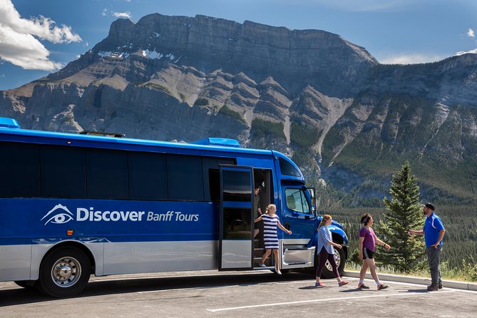 Banff National Park Tour with Lake Louise and Moraine Lake - Why the small group and guide matter