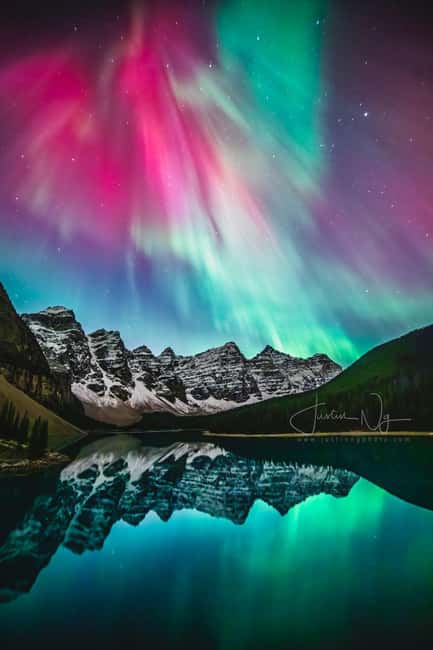 Banff OR Moraine Lake: Night Tour with possible Stargazing - Your night base: loungers, blankets, and hot drinks