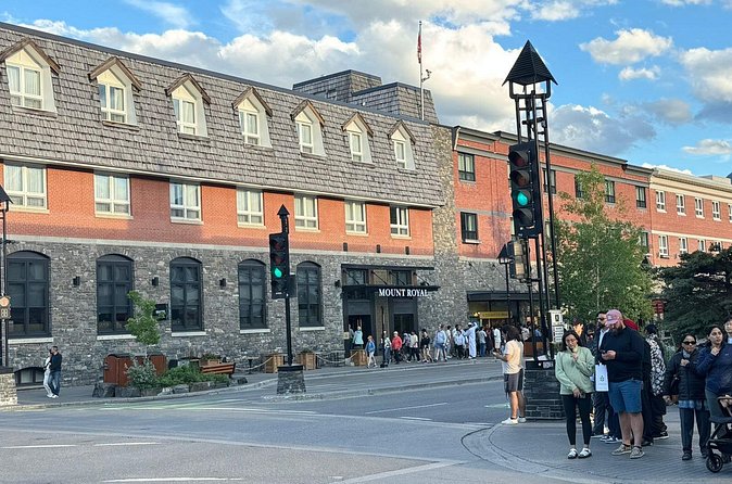 Banff to YYC Airport Shared Shuttle Service - Timing, delays, and airport risk